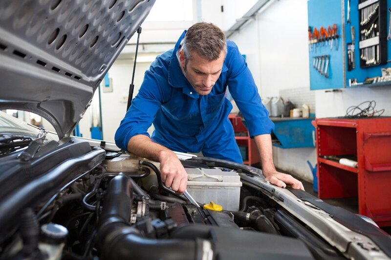 Mecanic auto pentru Service auto - ROBNEC,